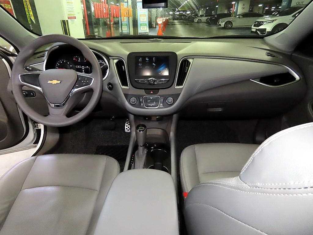 Chevrolet Malibu - Vista 10