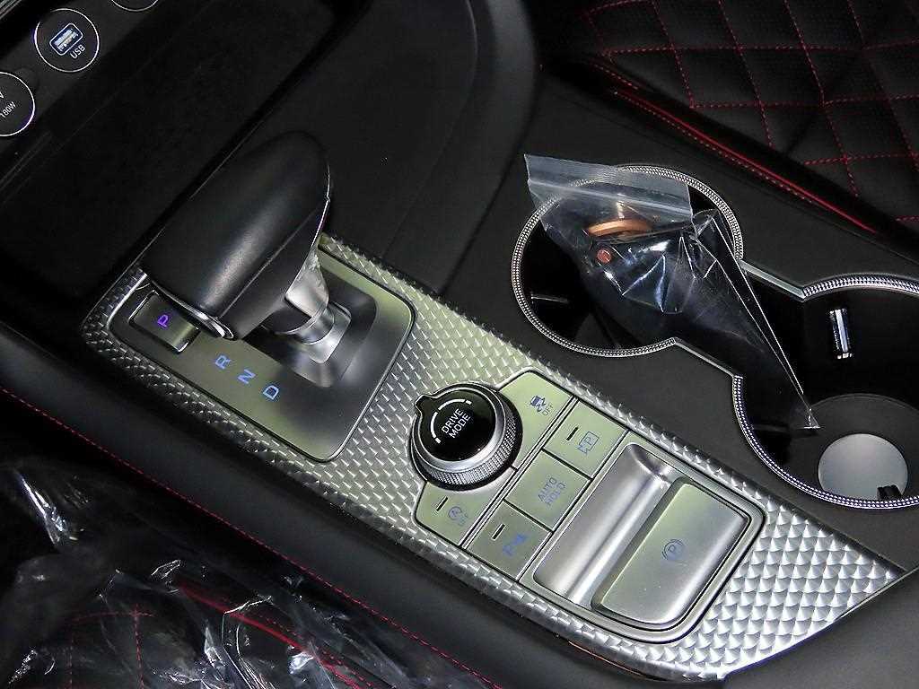 Genesis G70 - Vista 12