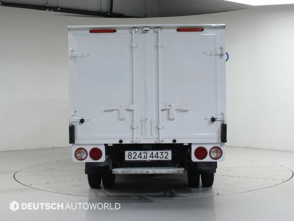 Small Truck Freezer Box(Low Deck) - Vista 4
