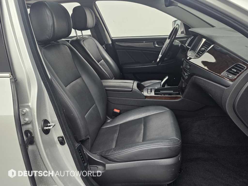 HYUNDAI Equus - Vista 10