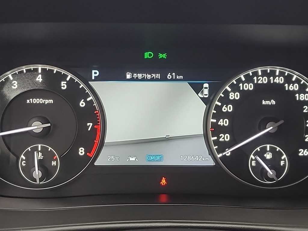 Genesis G90 - Vista 6