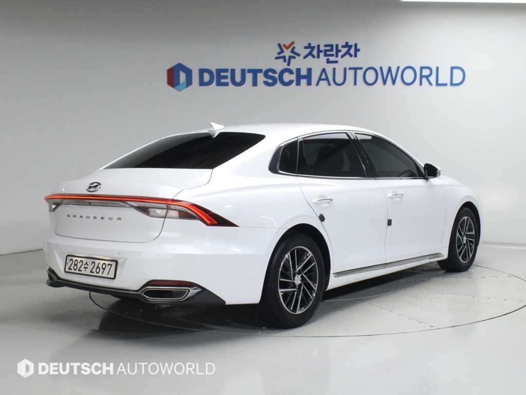 HYUNDAI Grandeur - Vista 2