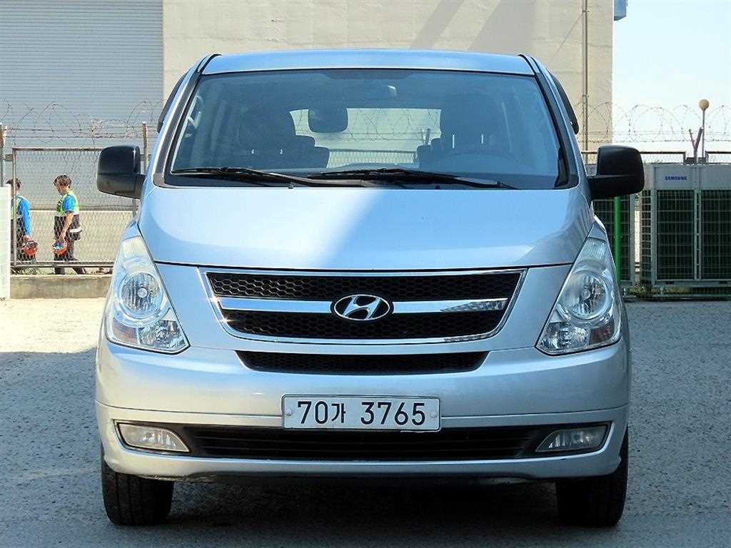 HYUNDAI Starex 2010 Gris - Importación desde Corea - HF Imports Iquique - Foto 1