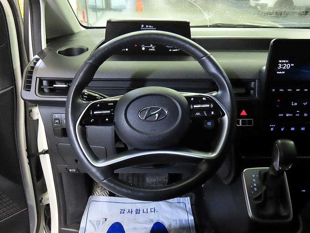HYUNDAI Staria - Vista 8