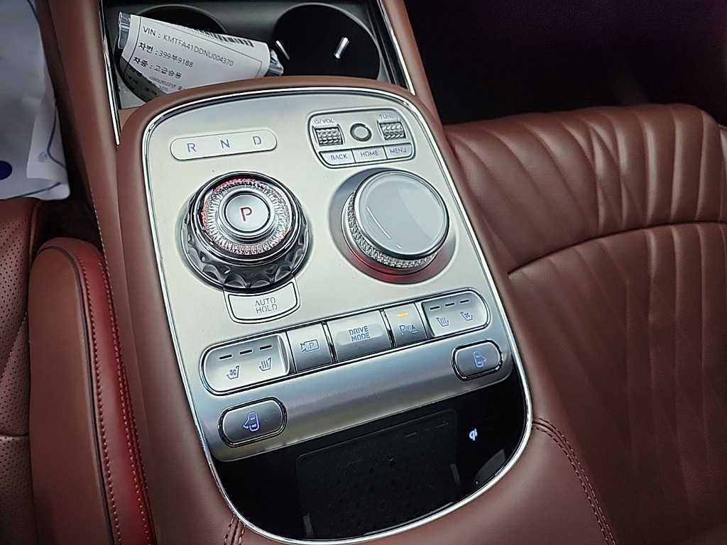Genesis G90 - Vista 8