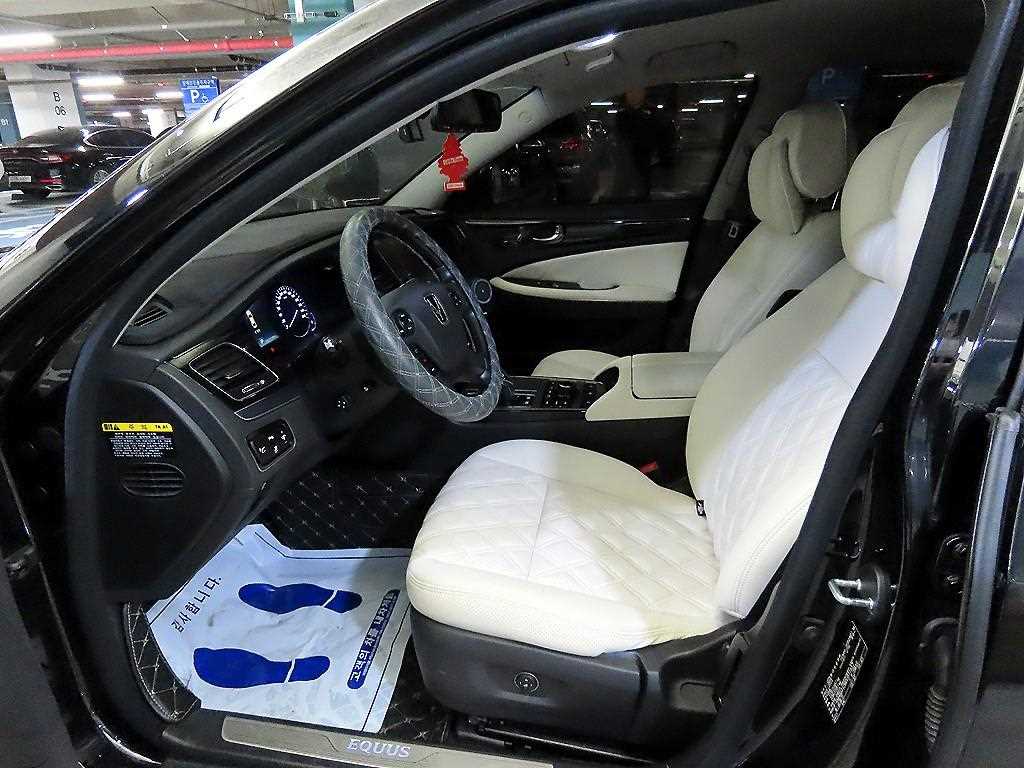 HYUNDAI Equus - Vista 6