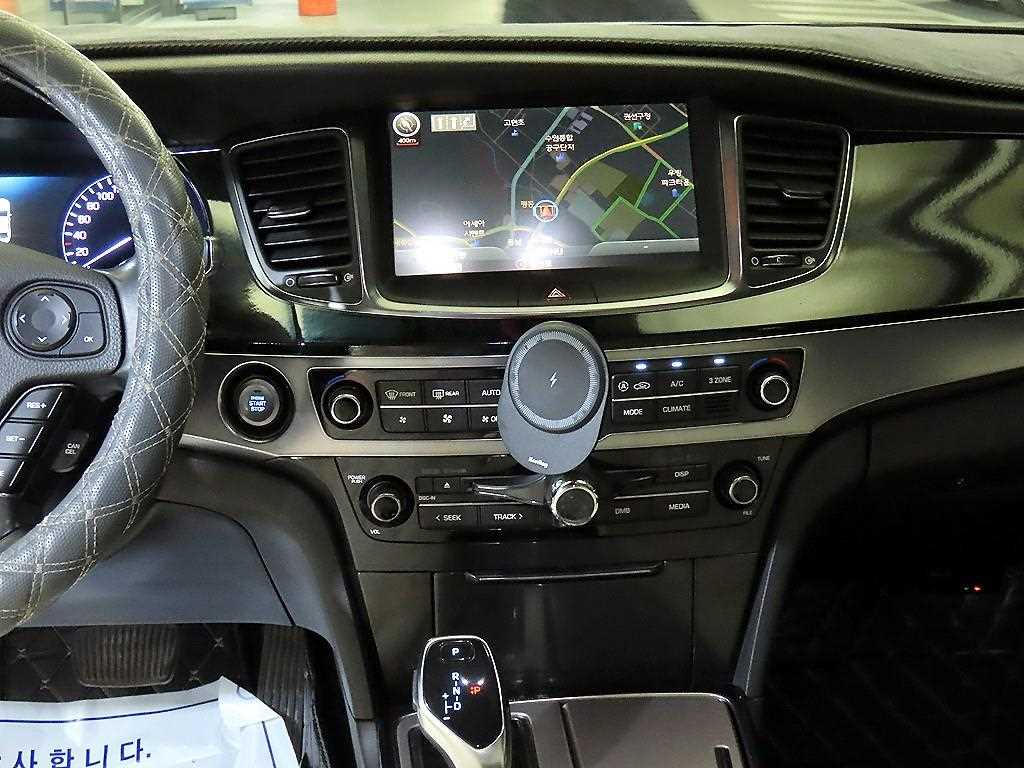 HYUNDAI Equus - Vista 11