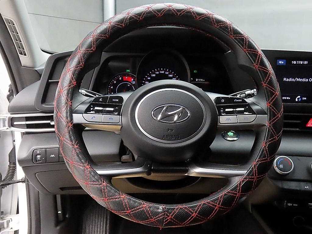 HYUNDAI Avante - Vista 9