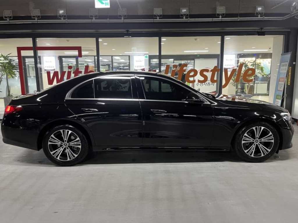 Mercedes Benz E class - Vista 3
