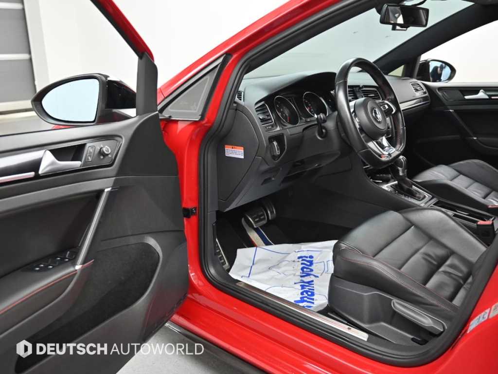 Volkswagen Golf - Vista 11