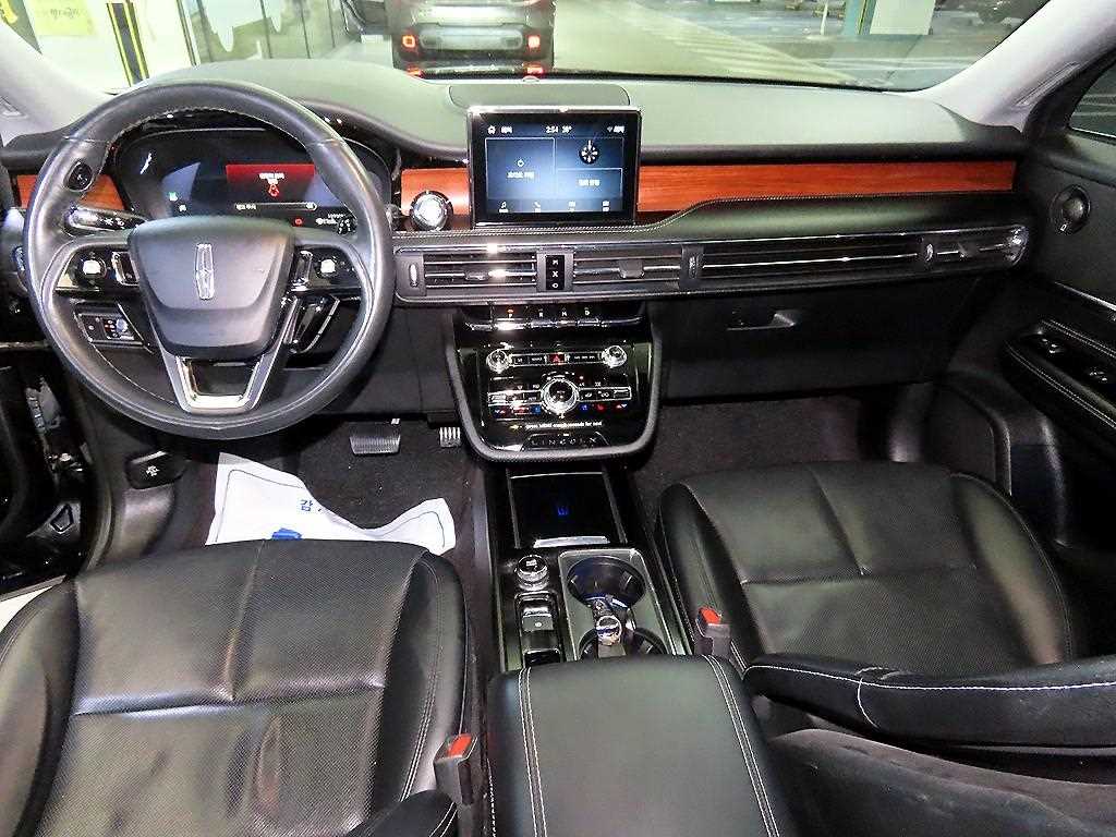 Lincoln Corsair - Vista 10