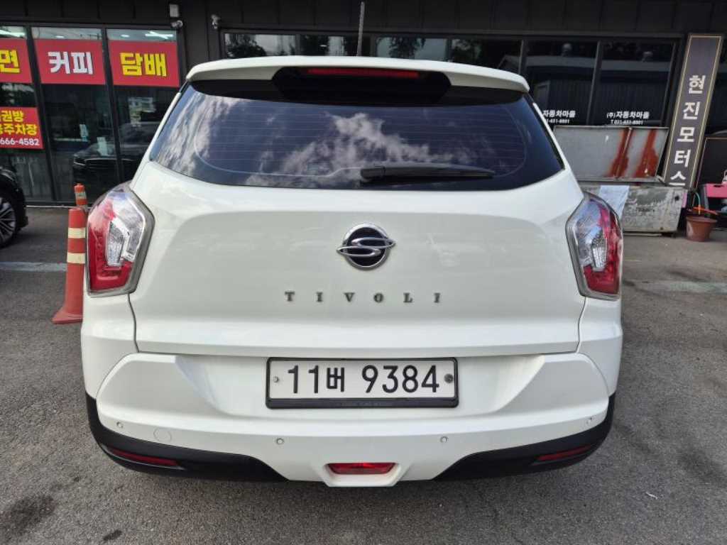 Ssangyong Tivoli - Vista 5