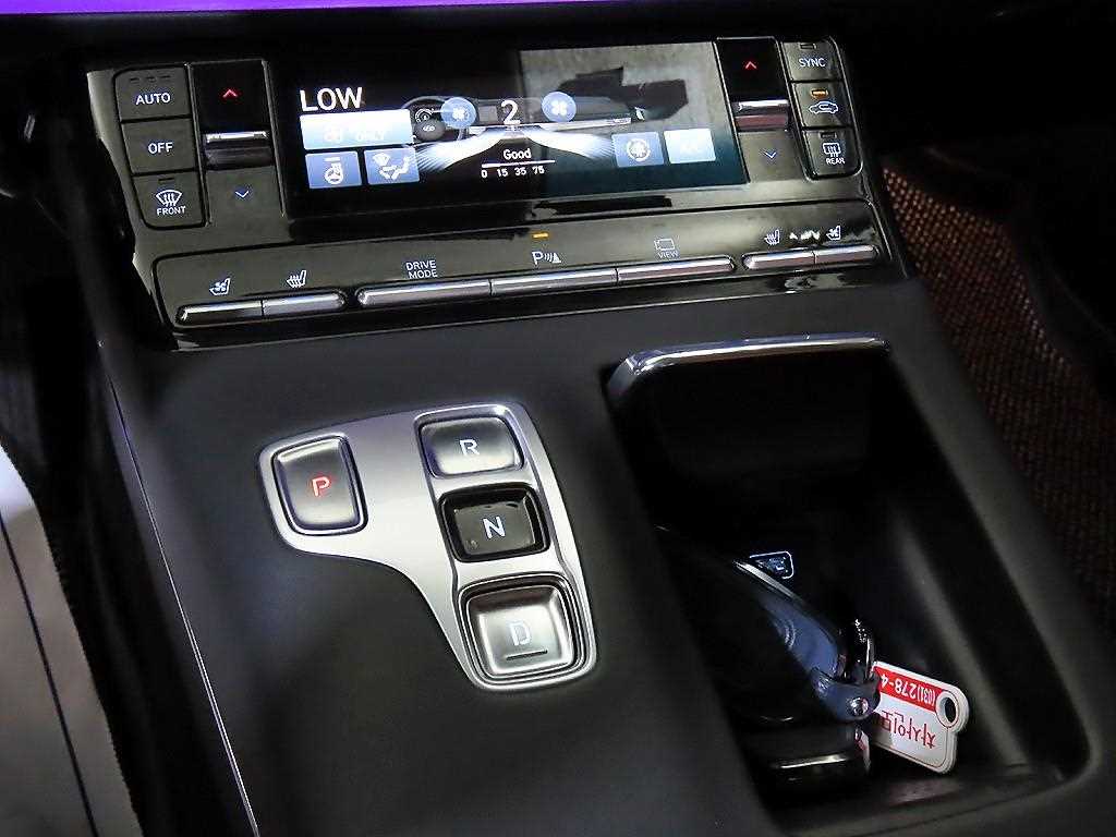 HYUNDAI Grandeur - Vista 12