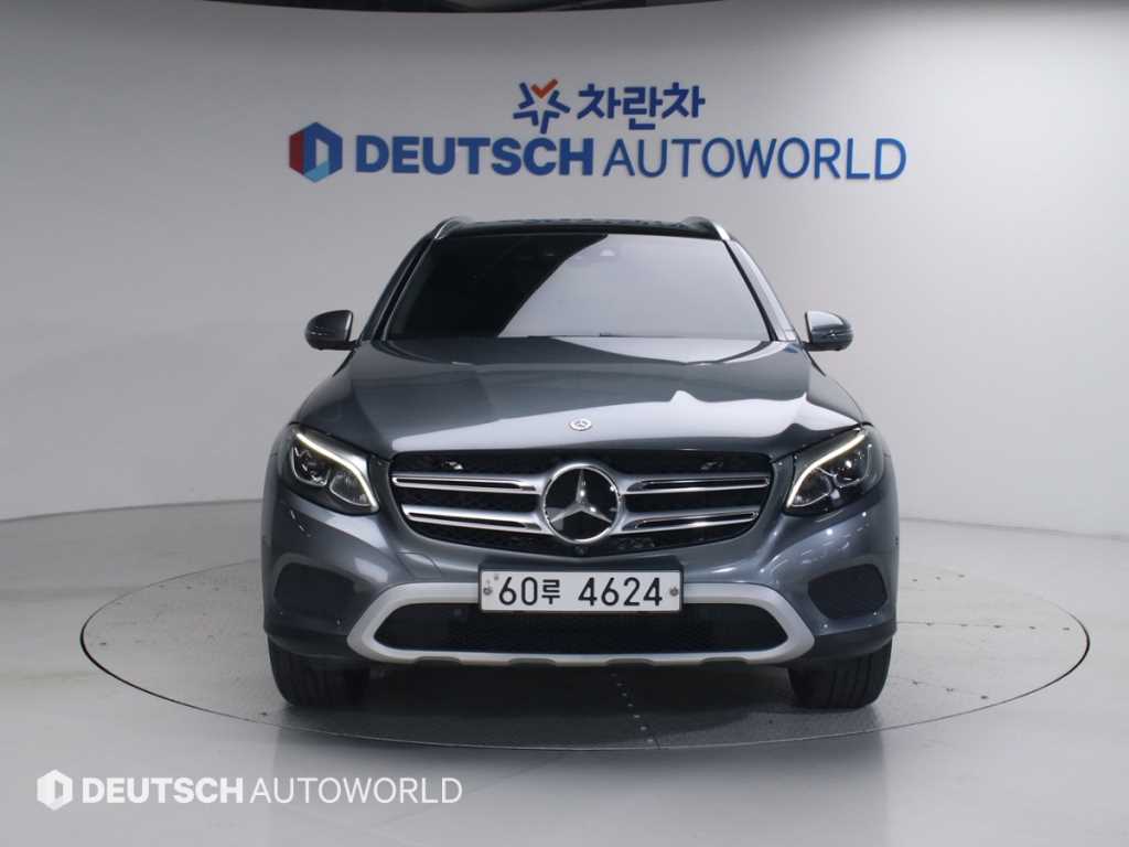 Mercedes Benz GLC Class - Vista 3