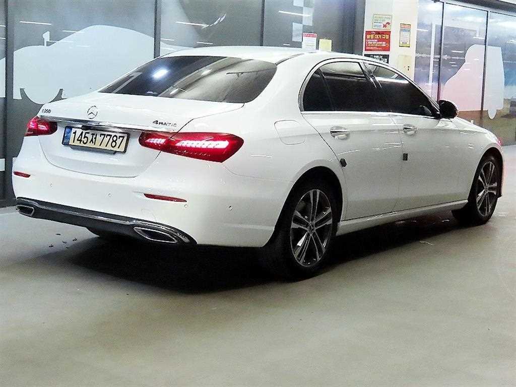 Mercedes Benz E class - Vista 4