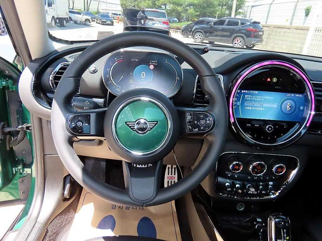Mini Clubman - Vista 8