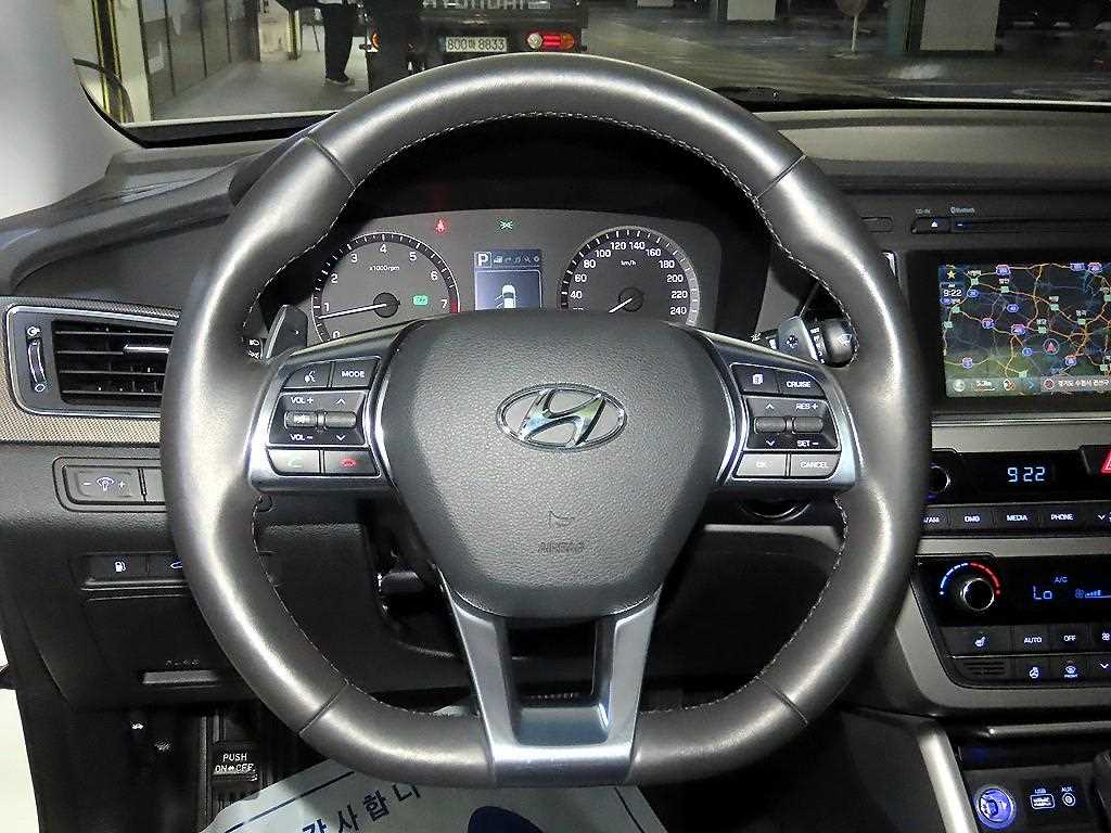 HYUNDAI Sonata - Vista 8