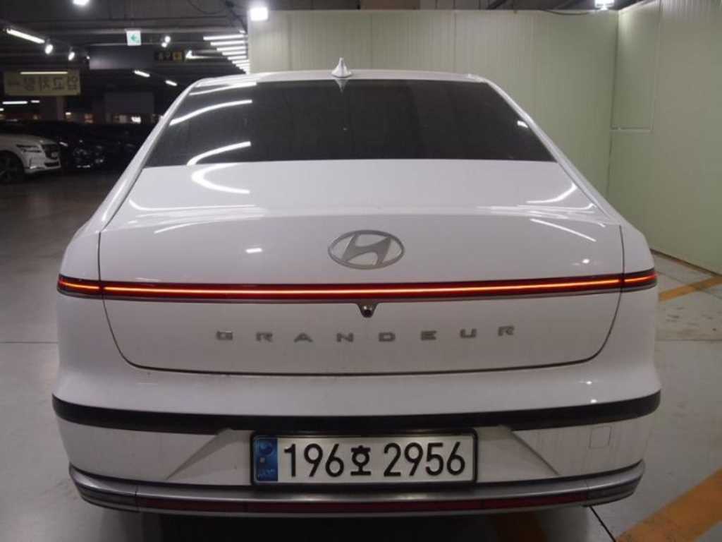 HYUNDAI Grandeur - Vista 5