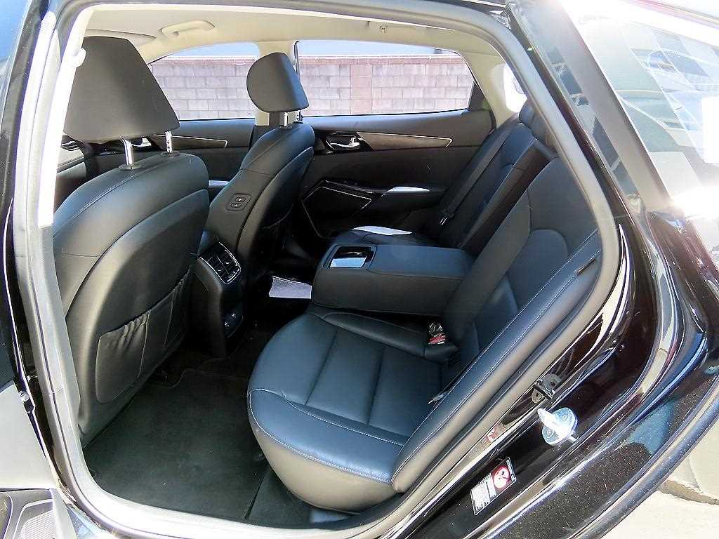 KIA K7 - Vista 6