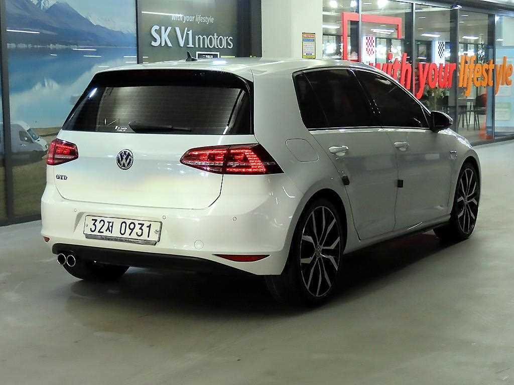 Volkswagen Golf - Vista 4