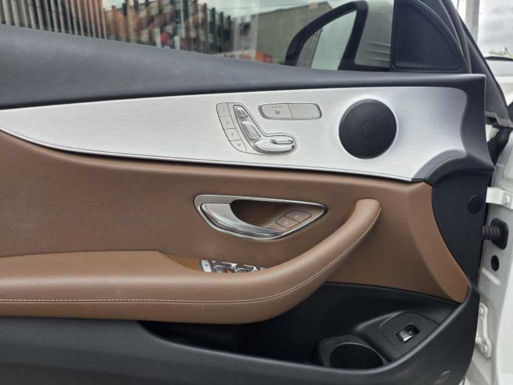 Mercedes Benz E class - Vista 6