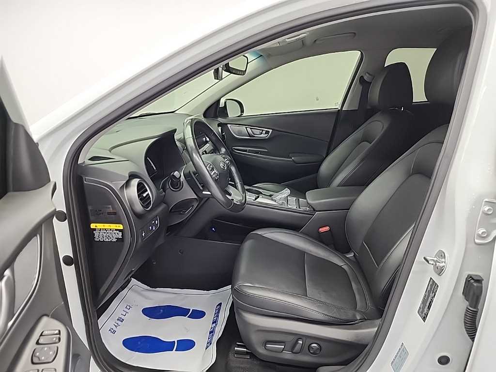 HYUNDAI Kona - Vista 11