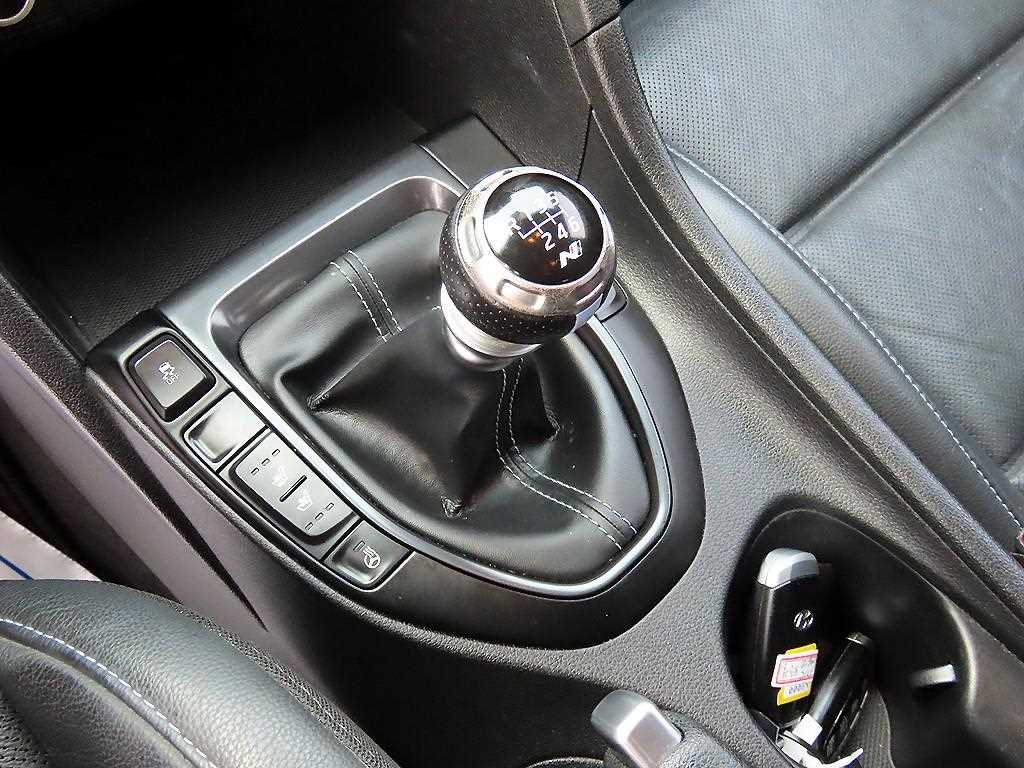 HYUNDAI Veloster - Vista 10