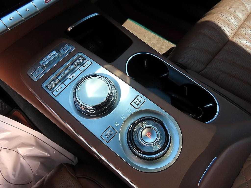 Genesis GV70 - Vista 11