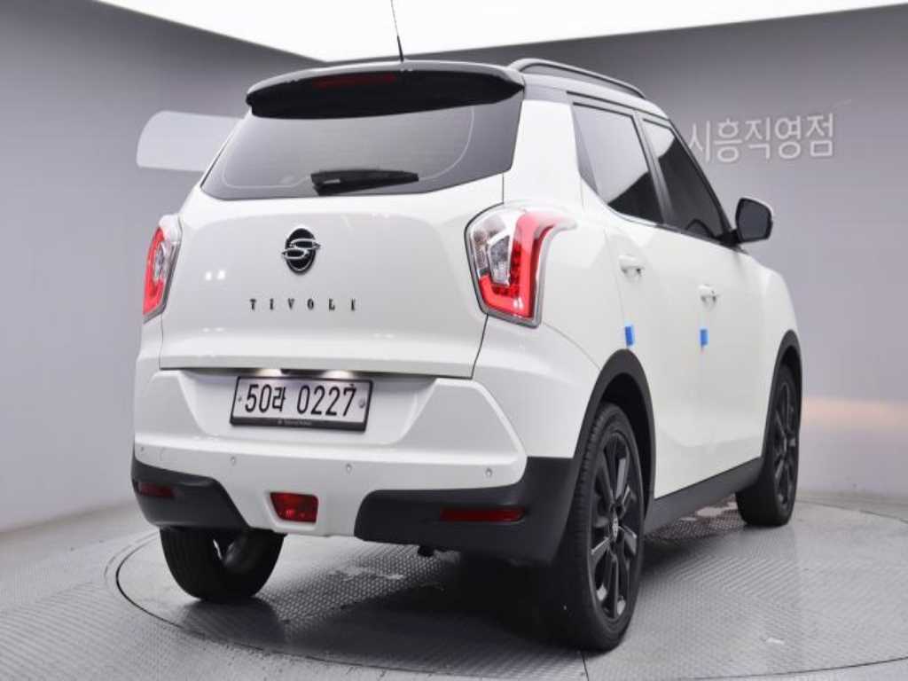 Ssangyong Tivoli - Vista 2