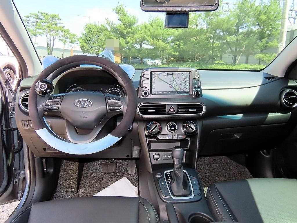HYUNDAI Kona - Vista 7