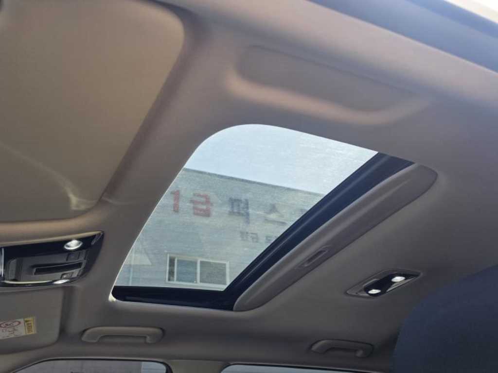 KIA Seltos - Vista 8