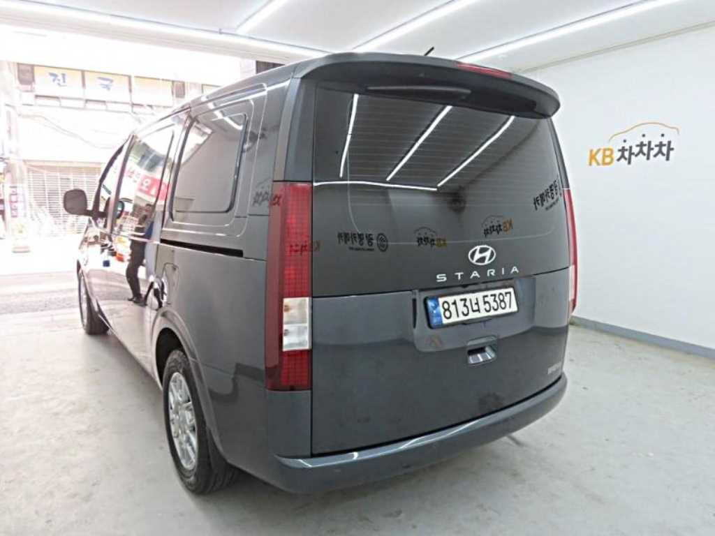 HYUNDAI Staria - Vista 3