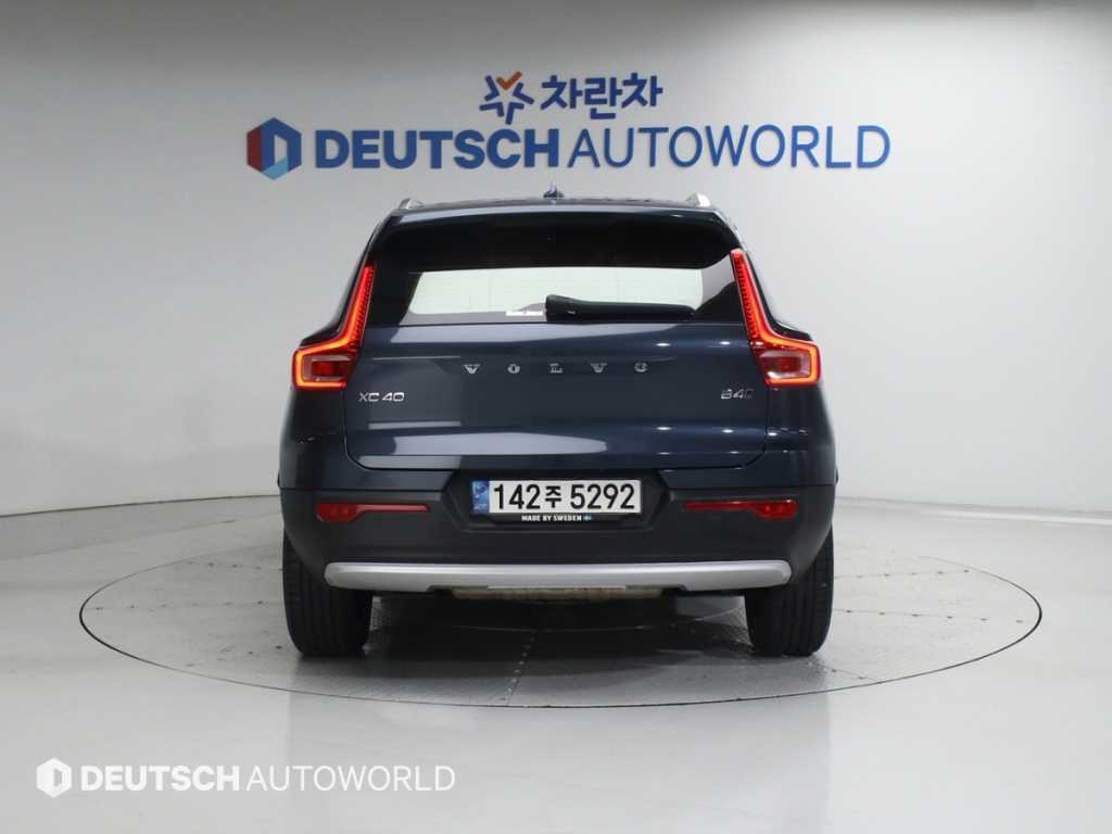Volvo XC40 - Vista 4