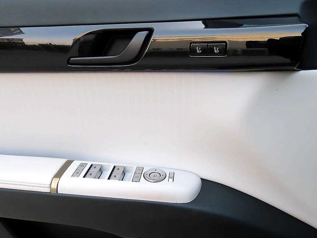 HYUNDAI Grandeur - Vista 12