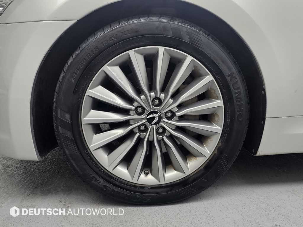 HYUNDAI Equus - Vista 5