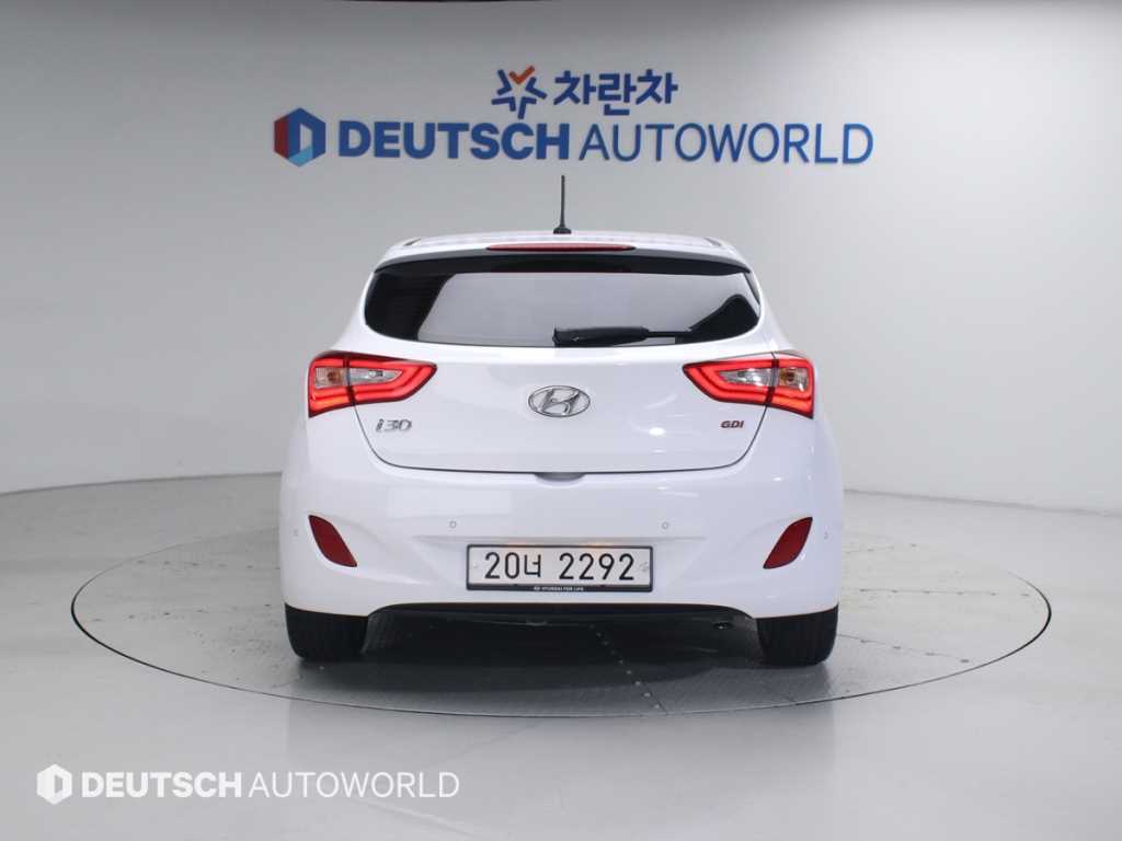 HYUNDAI i30 - Vista 4