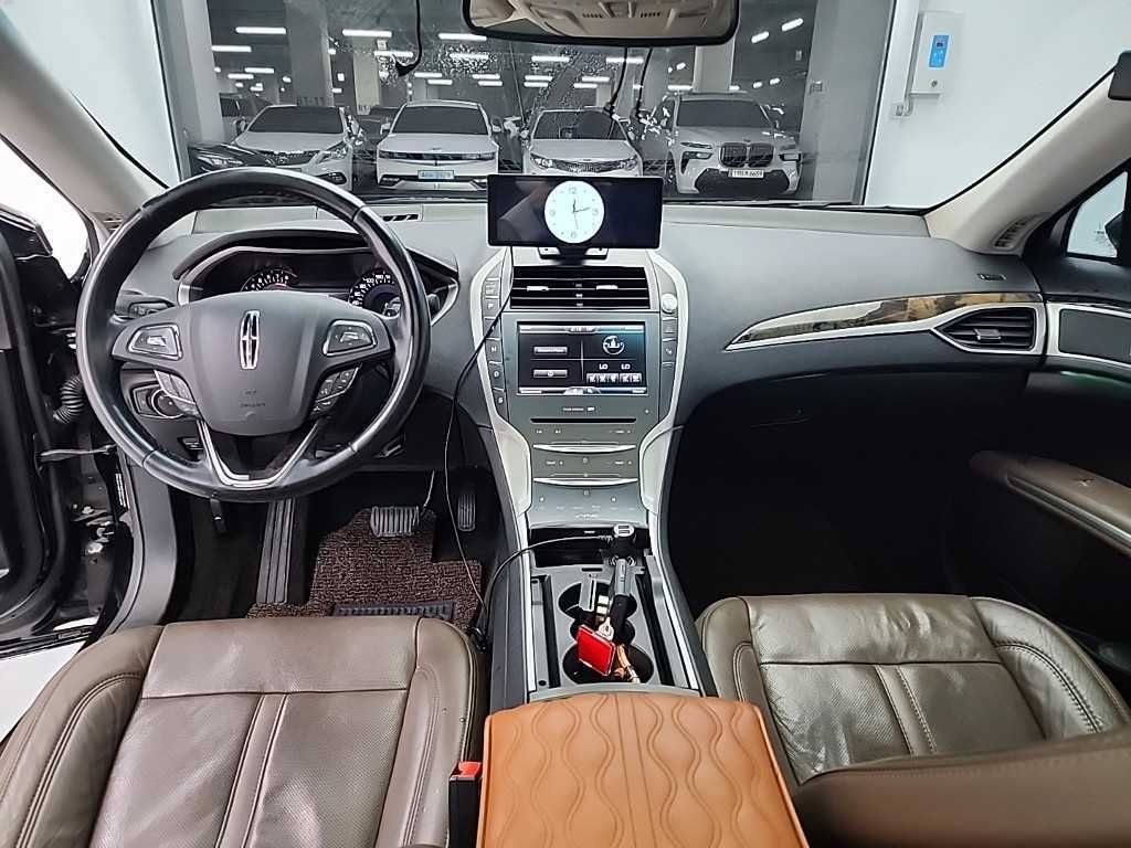 Lincoln MKZ - Vista 8