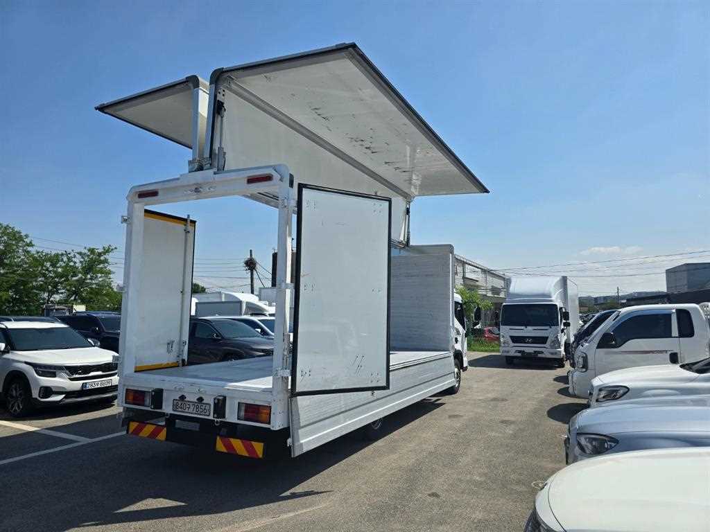 medium and large cargo truck - Vista 12