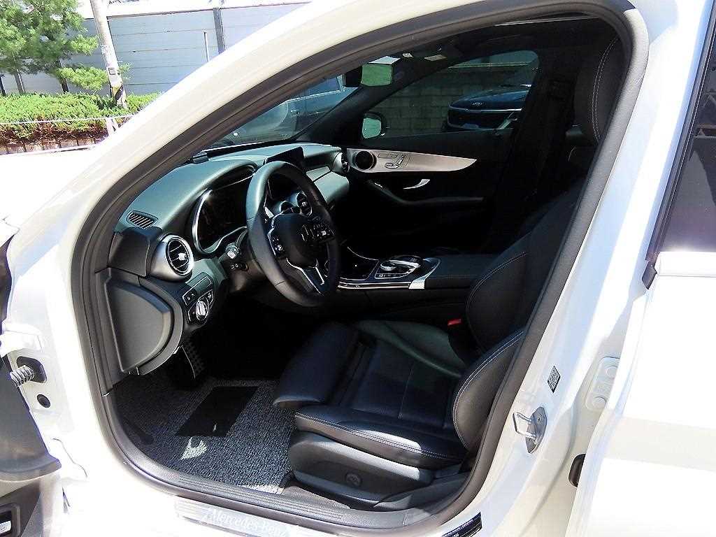 Mercedes Benz C Class - Vista 5