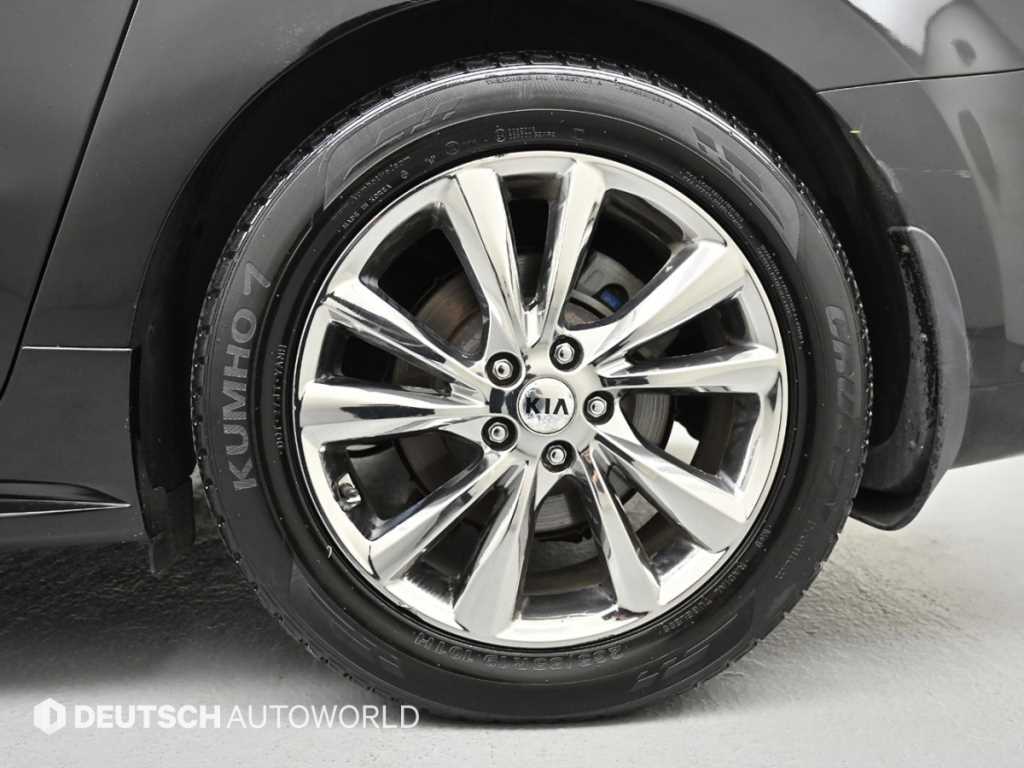 KIA Carnival - Vista 5