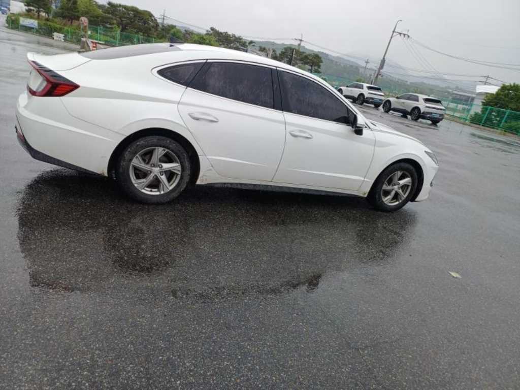 HYUNDAI Sonata - Vista 4