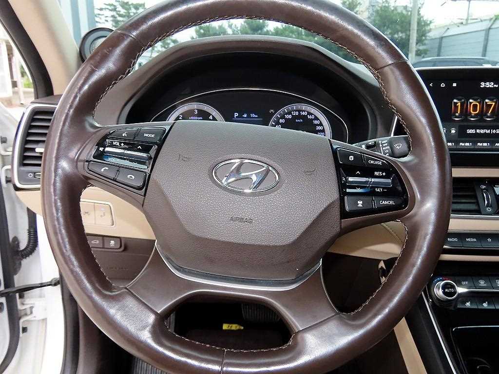 HYUNDAI Grandeur - Vista 7