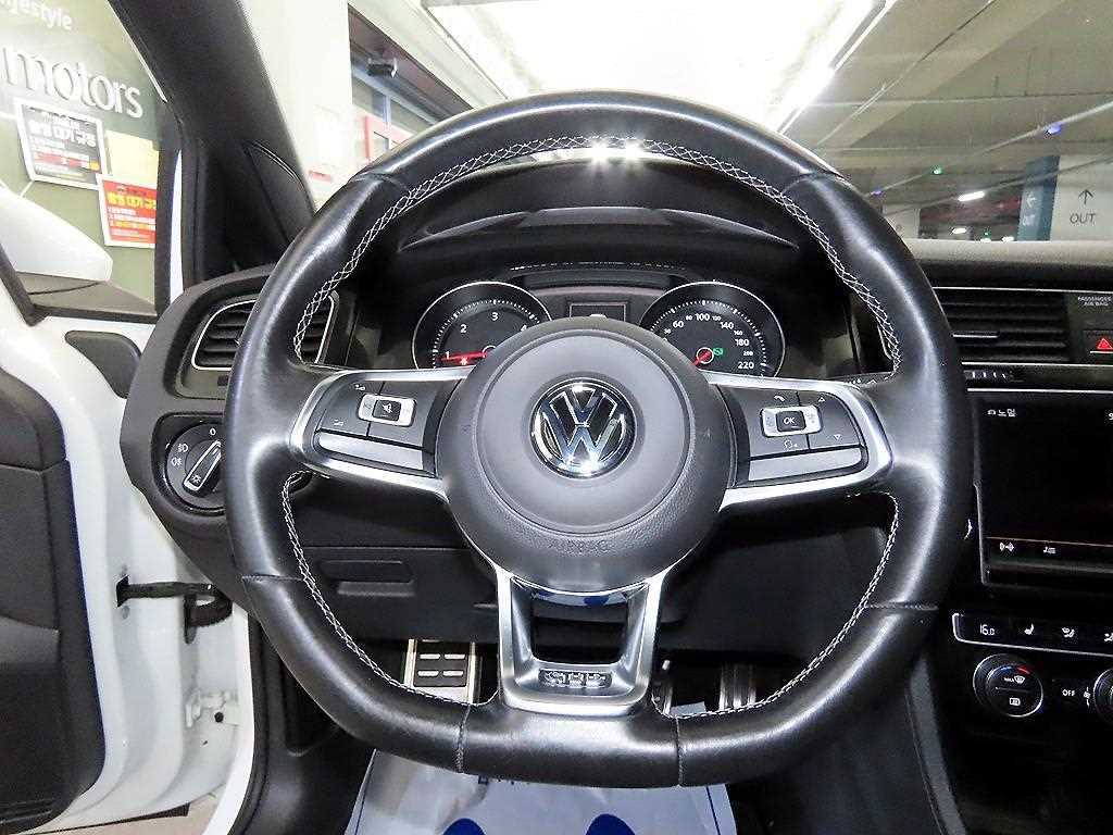 Volkswagen Golf - Vista 8