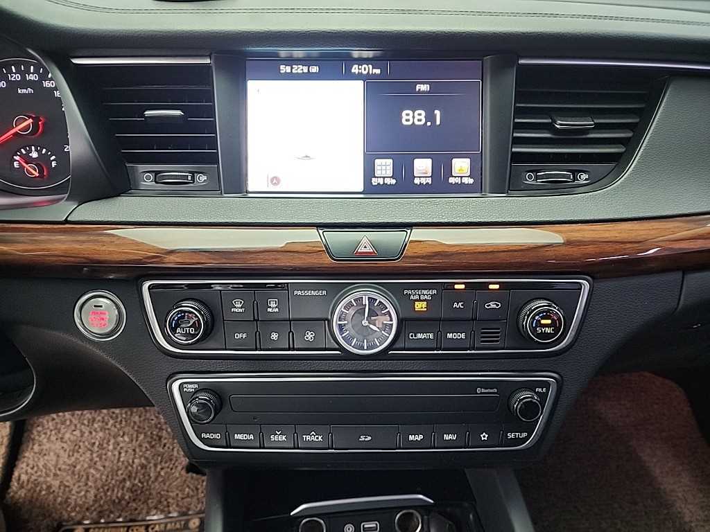 KIA K7 - Vista 10