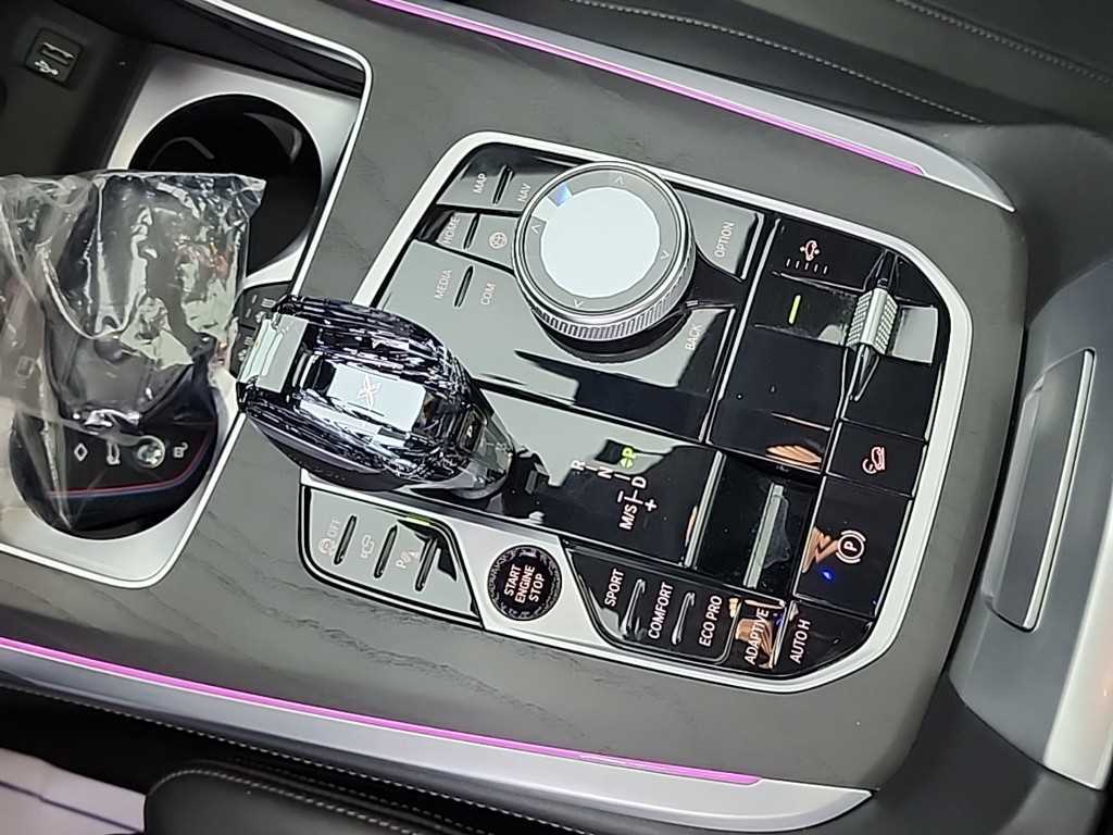 BMW X7 - Vista 8