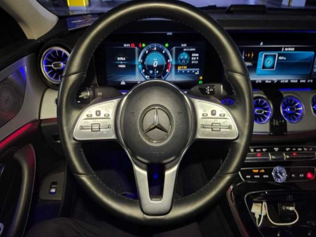 Mercedes Benz CLS Class - Vista 11