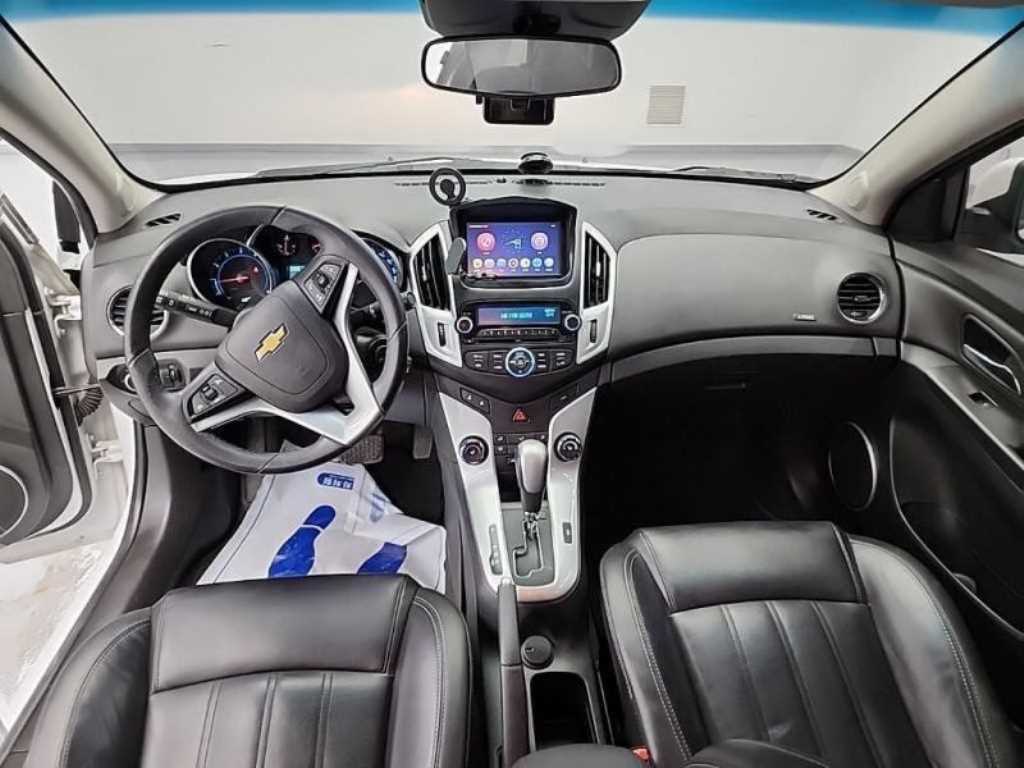 Chevrolet Cruise - Vista 6