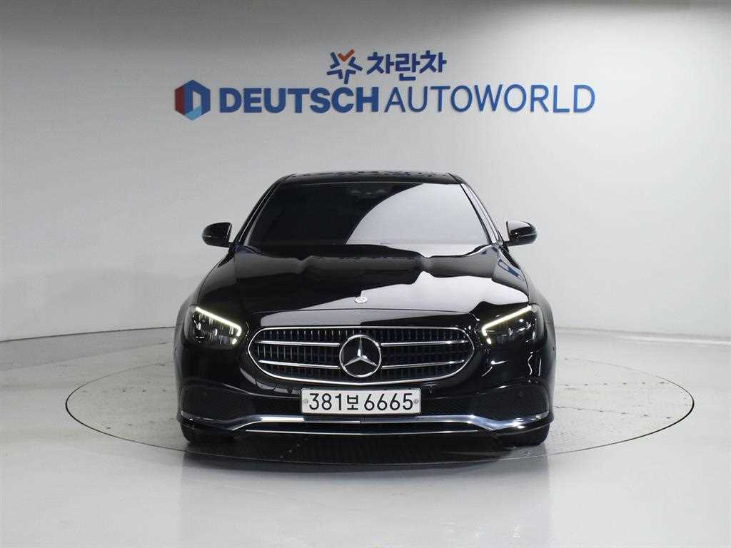 Mercedes Benz E class - Vista 3