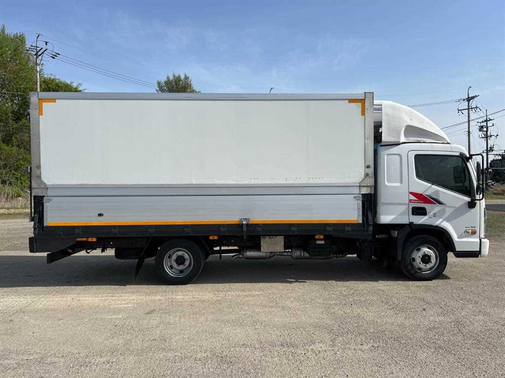 medium and large cargo truck - Vista 9