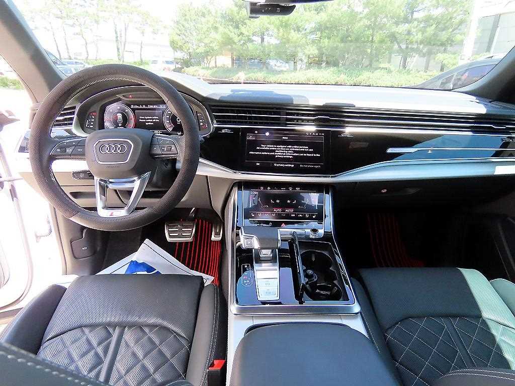 Audi Q8 - Vista 7